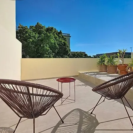 Modern Penthouse Near & Promenade Saint Julian's