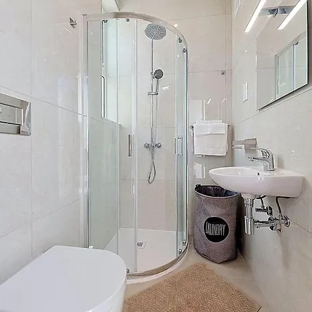 Modern Penthouse Near & Promenade *
